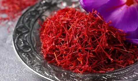 تصویر 2 از زعفران ممتاز قائنات + مناسب فروشگاه‌ ها